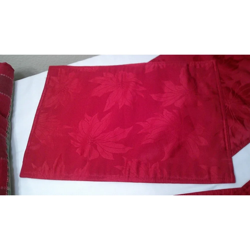 Christmas Table Cloth & Placemats 54